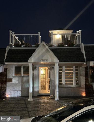 2833 10th St, Philadelphia PA 19122-6021 exterior