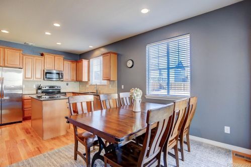 201 Newbern Way, Aurora CO 80016-6124 exterior