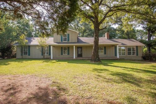 18012 Three Rivers Rd, Biloxi, MS 39532-9275