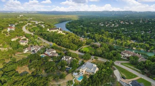 3314 Far View Dr, Austin TX  78730-3303 exterior