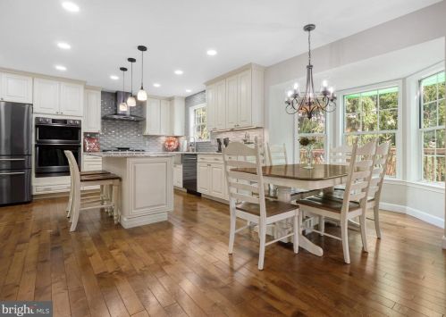 12202 Meadowstream Ct, Herndon, VA 20170-2748