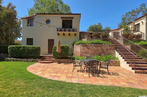 3113 Sparr Blvd, Glendale CA  91208-1829 exterior