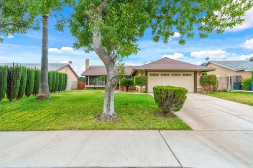 1229 Lorraine Pl, Rialto, CA 92376-5582