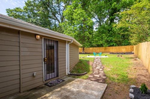 136 Burbank Dr, Atlanta GA  30314-2521 exterior
