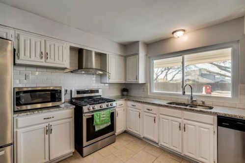 6905 Abilene Dr, Garland TX  75048-2009 exterior