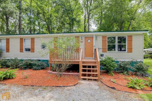 832 Richland Ave, Rincon, GA 31326-9316