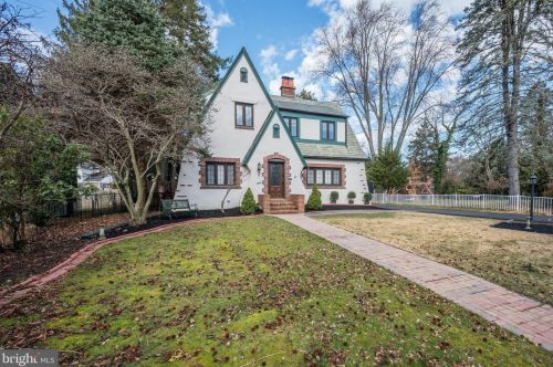 655 Greenman Rd, Tavistock, NJ 08033-2721