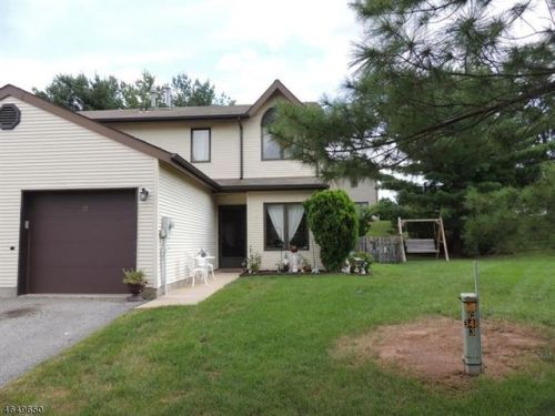 22 Peach Ct, Flemington, NJ 08822-3005