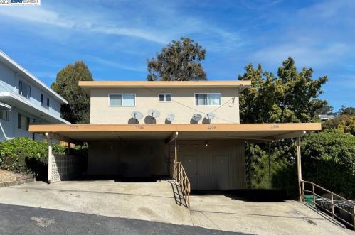 2302 John Ct, Hayward, CA 94546-5126