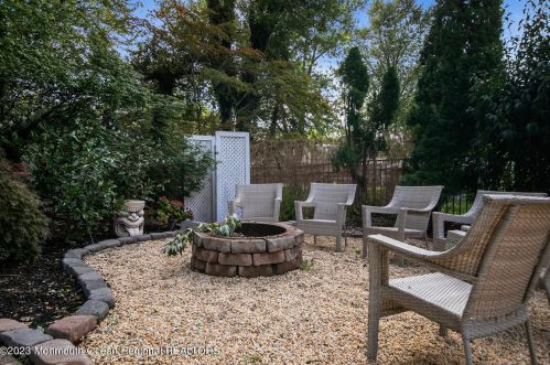 37 Walnut Ave, Tinton Falls NJ 07701-6132 exterior