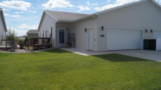 923 Calvert Dr, Bismarck, ND 58503-6495