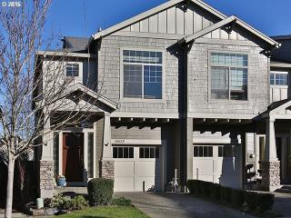 16029 Hildago Ln, Portland OR  97229-1121 exterior