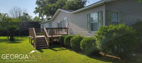 310 Willow Lake Dr, Metter, GA 30439-5825
