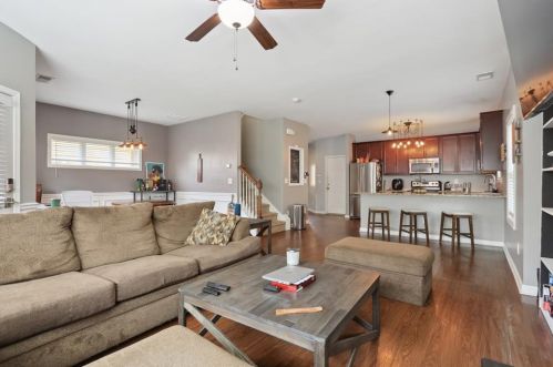 1811 Laurel Green Way, Atlanta GA  30344-8215 exterior