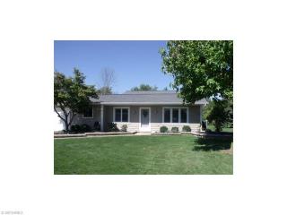 20282 Applewood, Cleveland OH  44149-5605 exterior