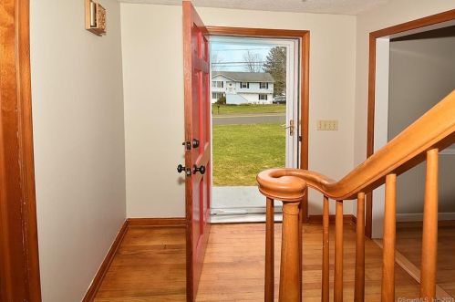 78 Cider Mill Rd, Ellington, CT 06029-3401