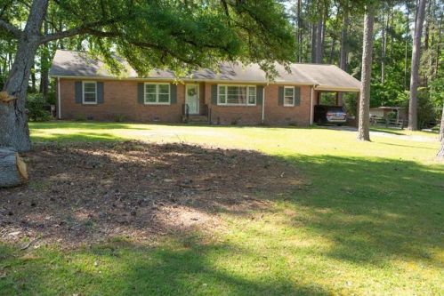 118 Sheffield Rd, Greenwood, SC 29646-1824