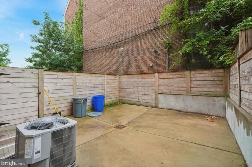 970 Marshall St, Philadelphia PA  19123-1307 exterior