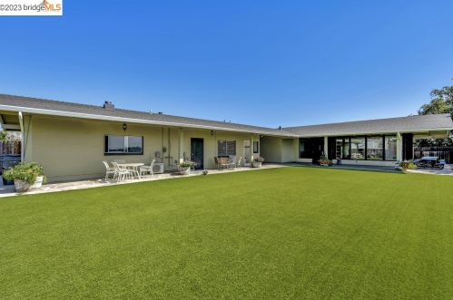 8200 Jantzen Rd, Modesto CA  95357-1723 exterior