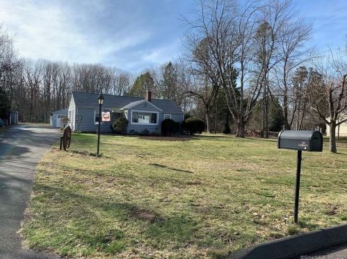 249 Lawrence Rd, Wapping, CT 06074-1813