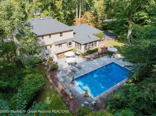 6 Hidden Hollow Ter, Holmdel Village, NJ 07733-1312