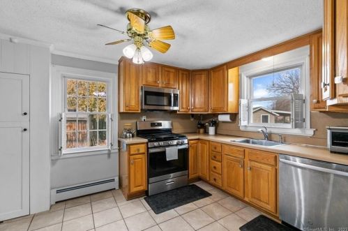 54 Sefton Dr, New Britain CT  06053-2549 exterior