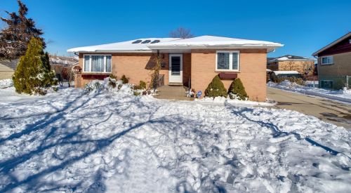 8418 Carol St, Niles, IL 60714-1835