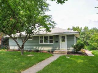 3900 113th St, Minneapolis, MN 55437-3503