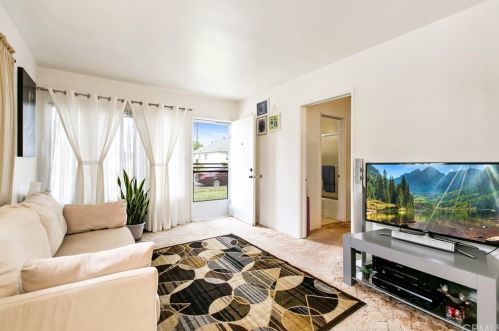 432 Ivy St, Glendale CA  91204-1027 exterior