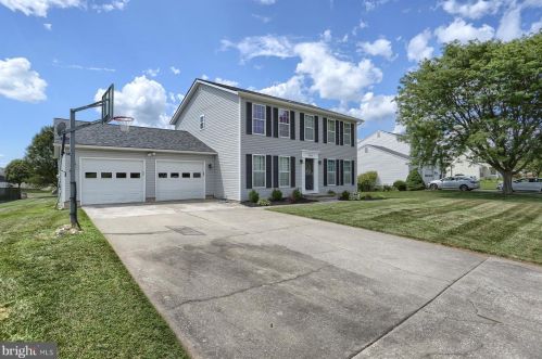 3050 Balsa St, York, PA 17404-8438