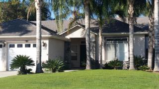 4726 Evergreen Ct, Visalia, CA 93277-5790