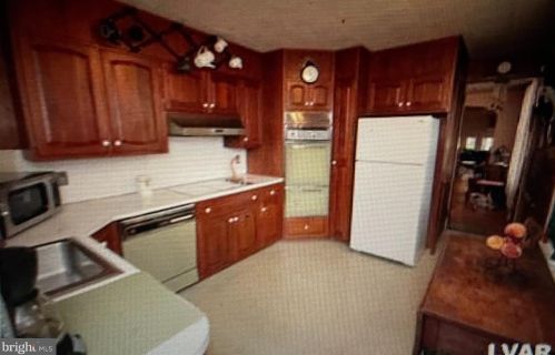 749 11th St, Allentown, PA 18102-1333