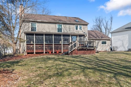 972 Hidden Lake Rd, Naperville, IL 60565-2855