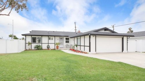 6562 Meath Cir, Huntington Beach CA  92647-3131 exterior