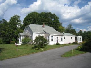 335 Broad St, Hollis, NH 03049-6027