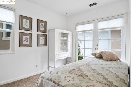 1320 Sherwood Dr, Concord CA  94521-3350 exterior