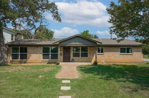 3025 Major St, Fort Worth TX  76112-7222 exterior