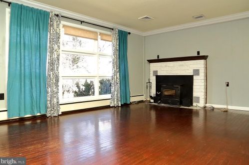 1710 Zarker Rd, Lancaster, PA 17601-5055