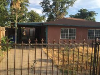 136 San Joaquin St, Fresno, CA 93706-2635