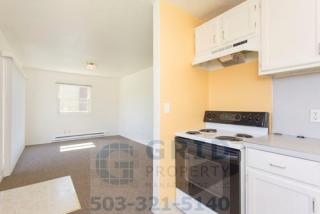8625 Dwight Ave, Portland OR  97203-3520 exterior