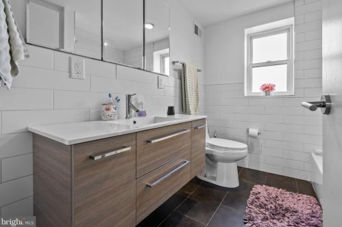 1648 4 St, Philadelphia PA 19148-1802 exterior