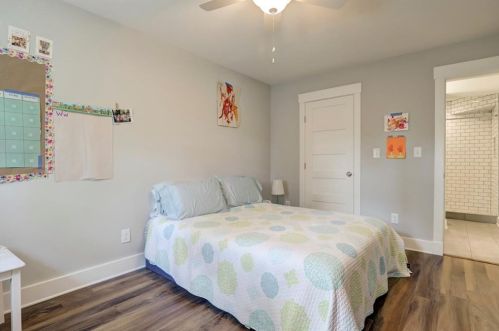 6405 Bridgewood Valley Rd, Atlanta GA  30328-2903 exterior