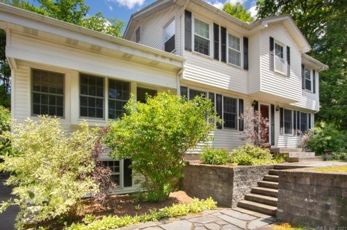 2 Susan Ln, Granby, CT 06035-1203