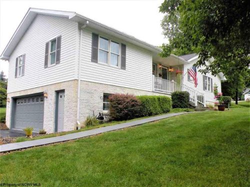 225 Deerfield Cir, Kingwood, WV 26537-1358