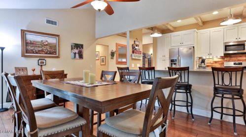 5474 Geoffrey Ave, Simi Valley CA  93063-4123 exterior