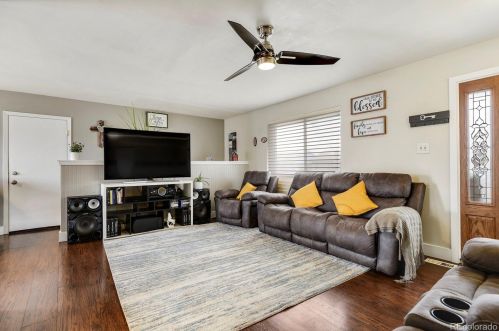 7861 Roslyn St, Denver, CO 80022-1260