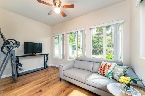 5454 Poola St, Honolulu HI  96821-1539 exterior