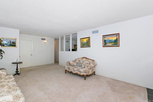 6322 Westview Dr, Riverside CA  92506-5322 exterior