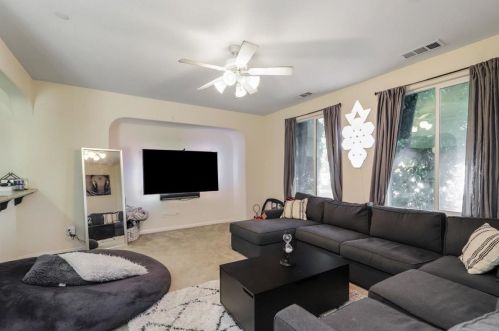 1360 Harvest Dr, Turlock, CA 95382-9406