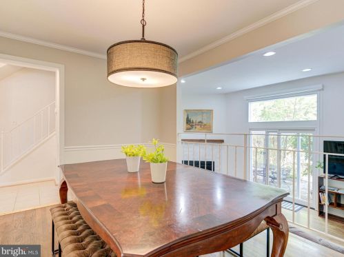 5271 Bradgen Ct, Springfield VA  22151-3505 exterior